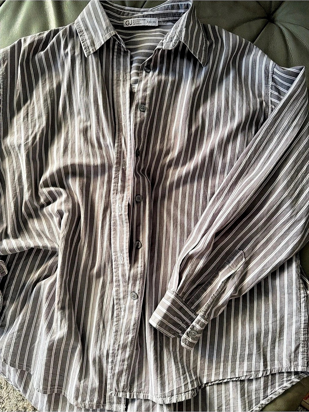 GJ Striped Button Down in Gray & White XS-XS